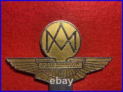 Vintage ASTON MARTIN OWNERS CLUB Metal Car Badge Mascot Emblem, Goldtone